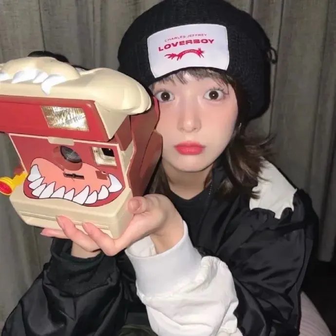 生活艰难所以快乐